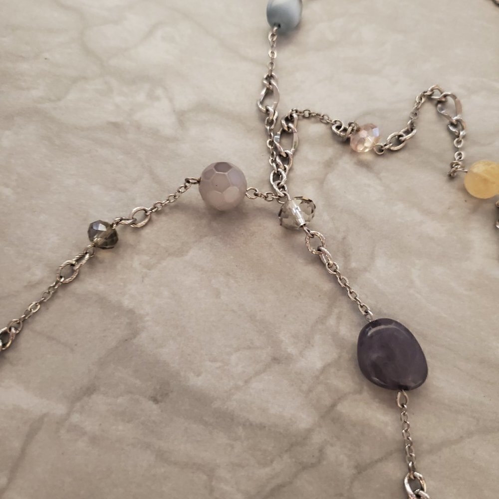 ✨ LOFT Faceted Beads Beaded Stone Asymmetrical Station Necklace ✨ - Picture 3 of 8